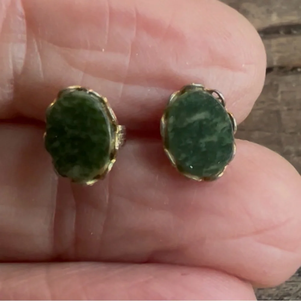 Jade stud Earrings